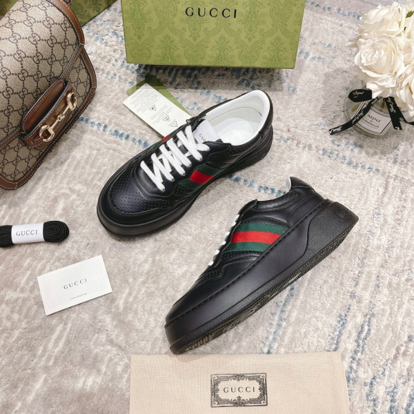 G*u*i gg embossed sneaker