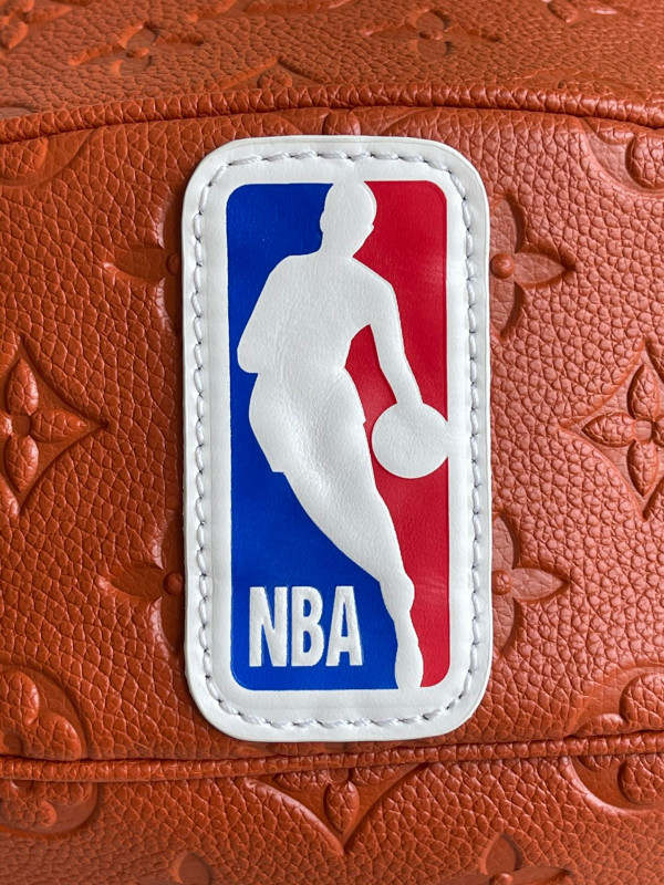 l**is V*t*n lvxnba ball in basket