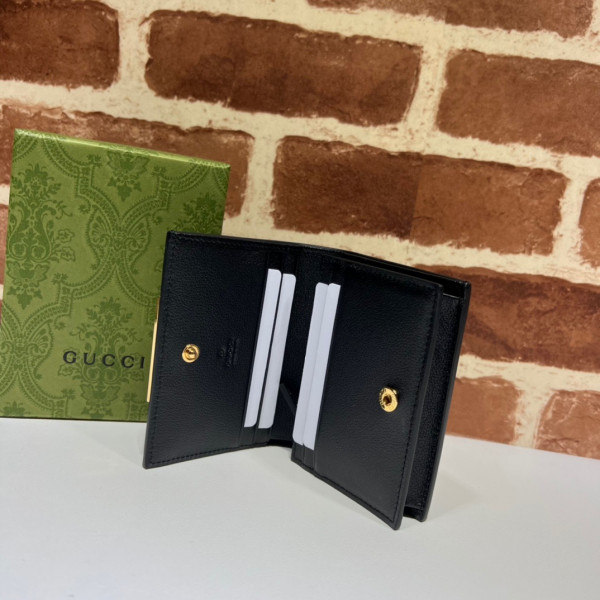 G*u*i gg card case wallet