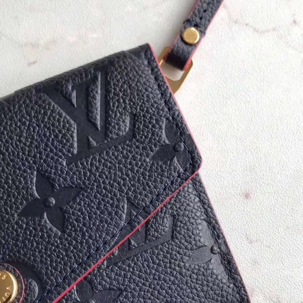 l**is V*t*n coin purse