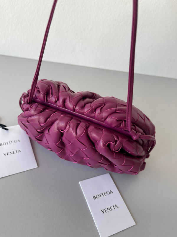 Bo*te*ga ve*ne*ta mini pouch