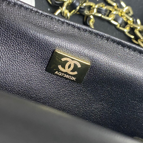 CL MINI FLAP BAG WITH TOP HANDLE