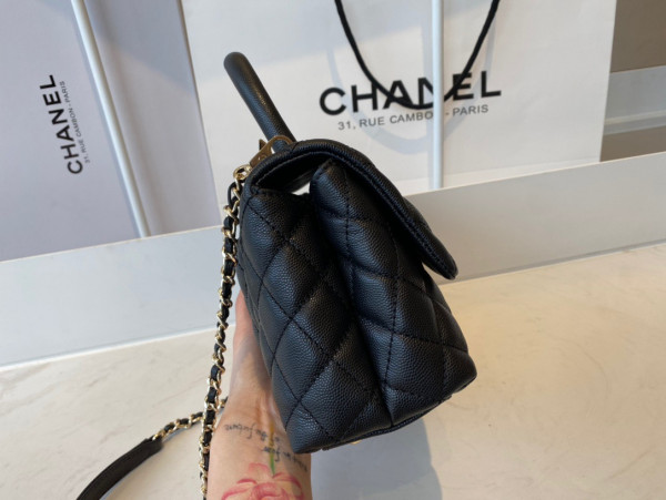 CL FLAP BAG WITH TOP HANDLE