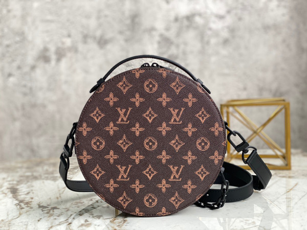 l**is V*t*n wheel box