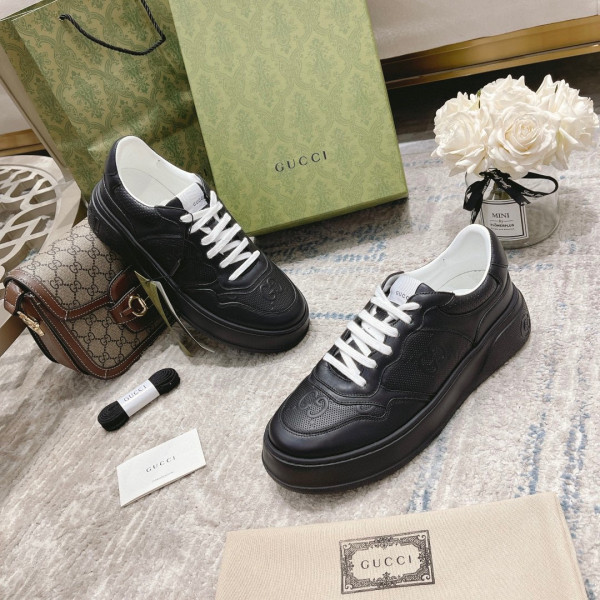G*u*i gg embossed sneaker