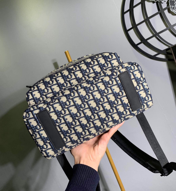 D*or oblique backpack
