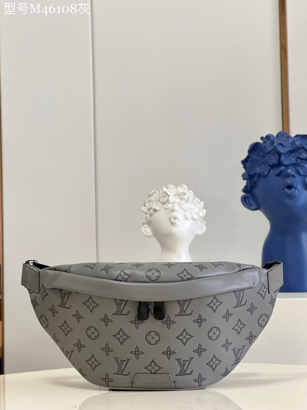 l**is V*t*n discovery bumbag