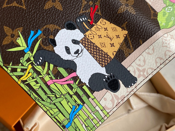 l**is V*t*n passport cover