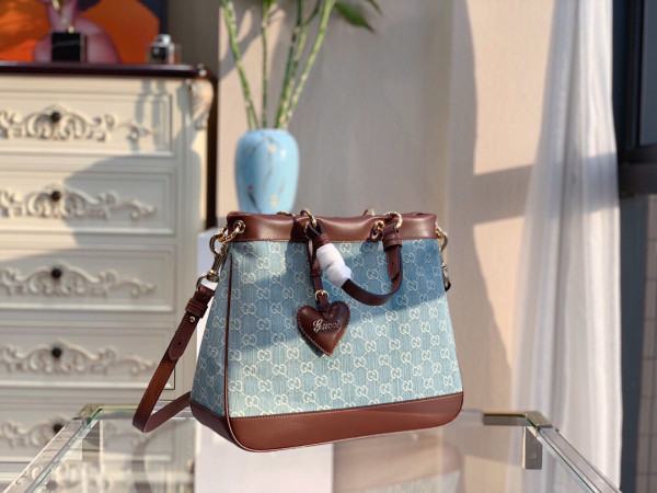G*u*i tote bag