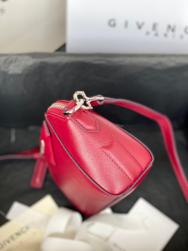 GIVENCHY NANO ANTIGONA