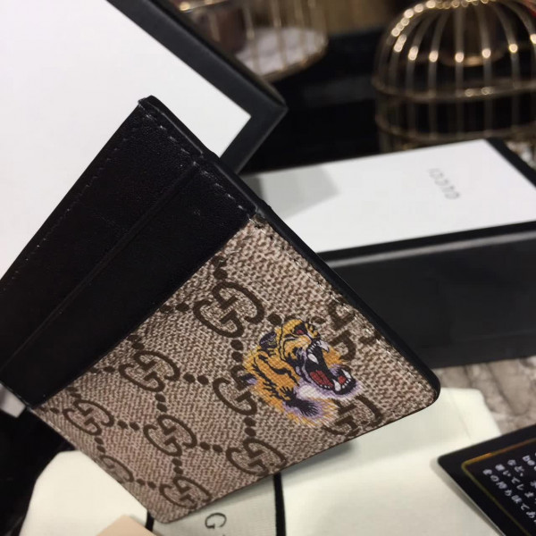 G*u*i card holder