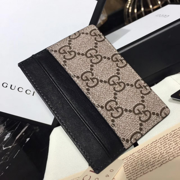 G*u*i card holder