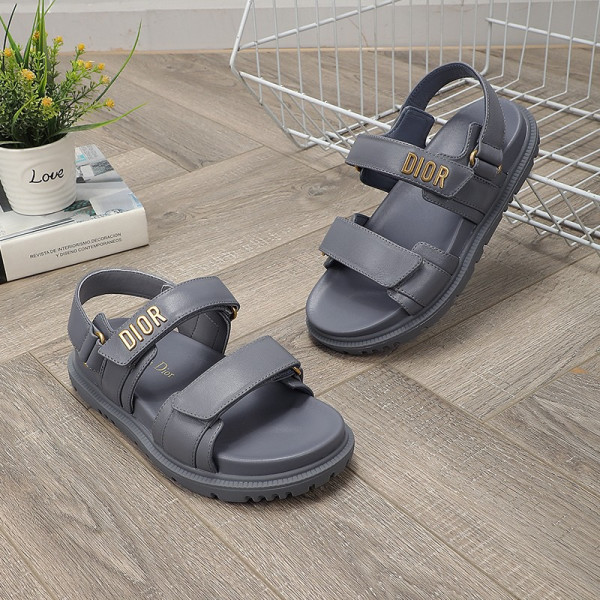 D*oract sandal