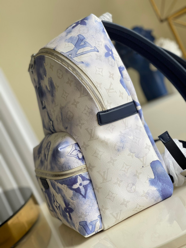l**is V*t*n discovery backpack
