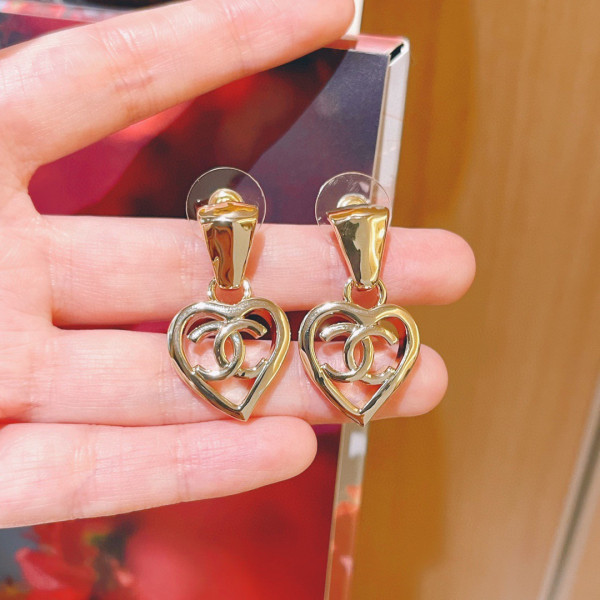 CL EARRINGS