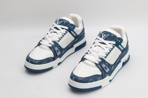 l**is V*t*n trainer sneaker