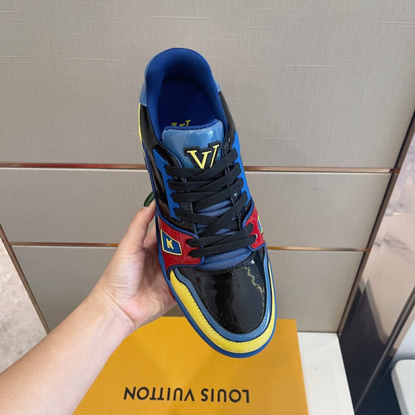 l**is V*t*n trainer sneaker