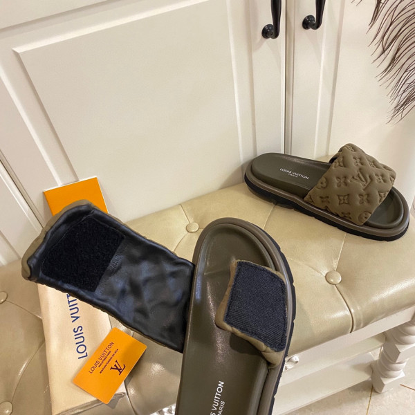 l**is V*t*n pool pillow comfort mule