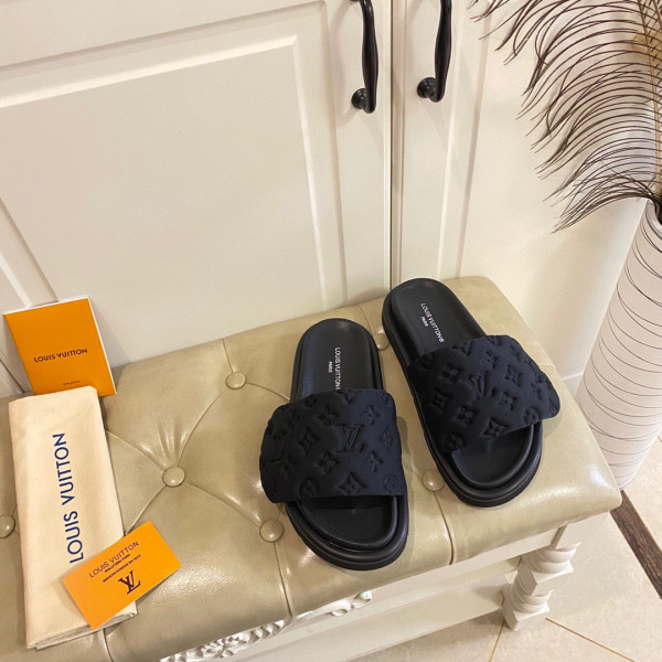 l**is V*t*n pool pillow comfort mule
