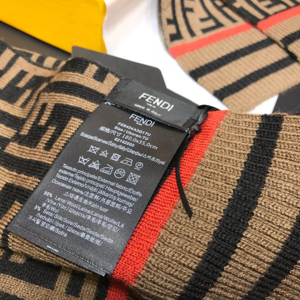 F**di scarf