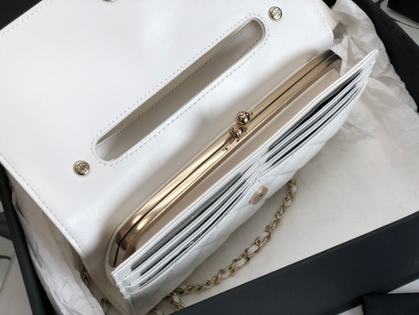 CL FLAP PHONE HOLDER WITH CHAIN