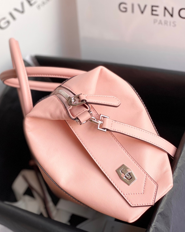 GIVENCHY ANTIGONA SOFT