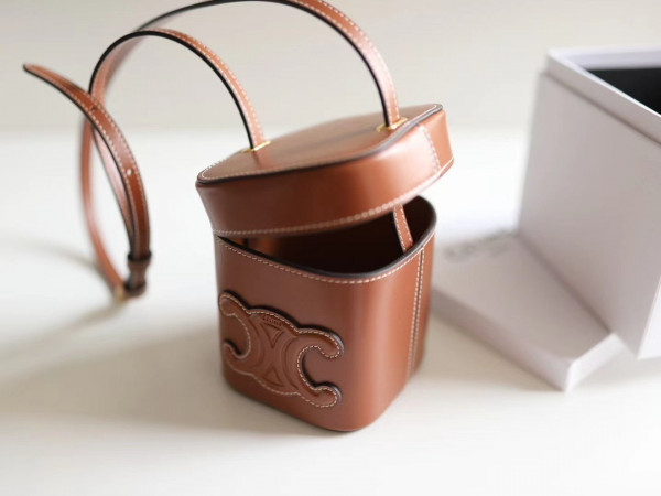 Ce**e small box cuir triomphe