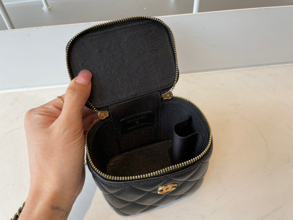 CL VANITY CASE