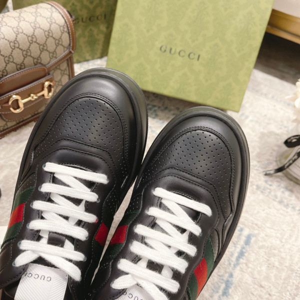 G*u*i gg embossed sneaker