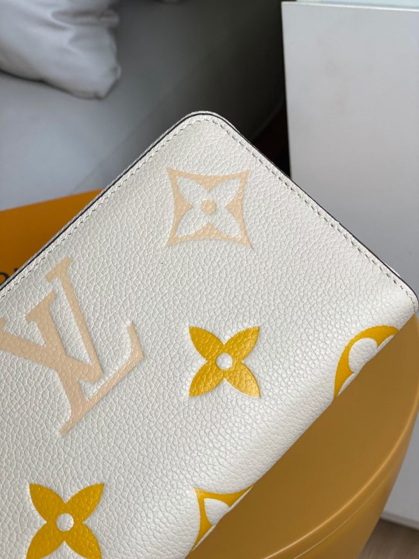 l**is V*t*n zippy wallet