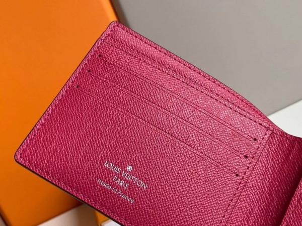 l**is V*t*n multiple wallet