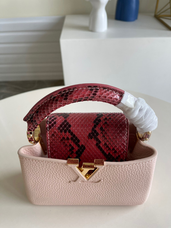 l**is V*t*n capucines mini