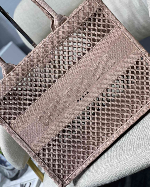 medium D*or book tote