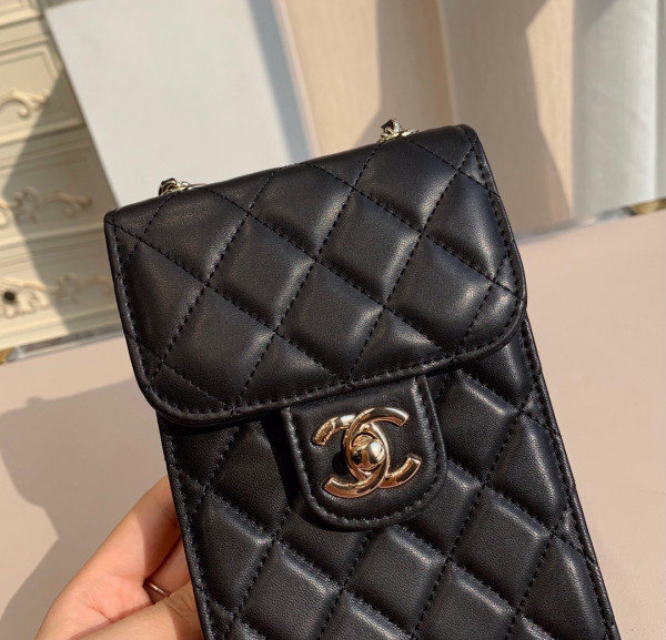 CL PHONE HOLDER WITH CHAIN