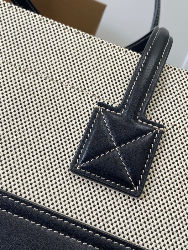 B**rry medium freya tote