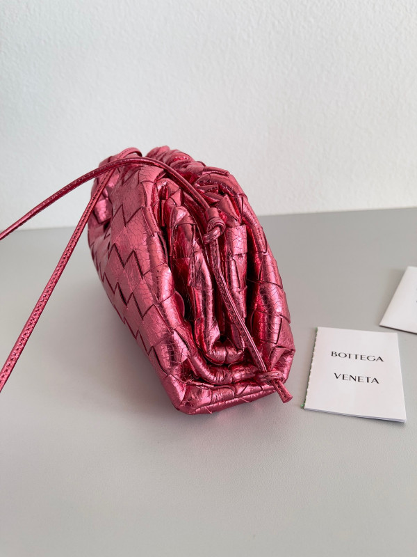 Bo*te*ga ve*ne*ta mini pouch