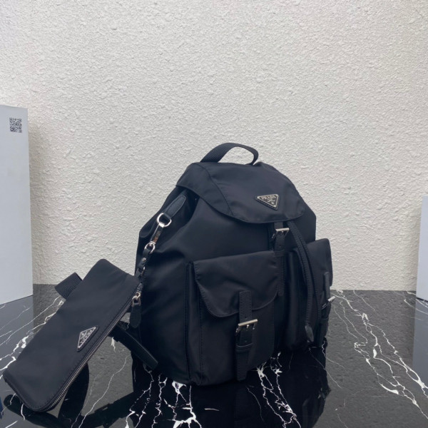 Pra*a re-nylon medium backpack-32-15-30cm