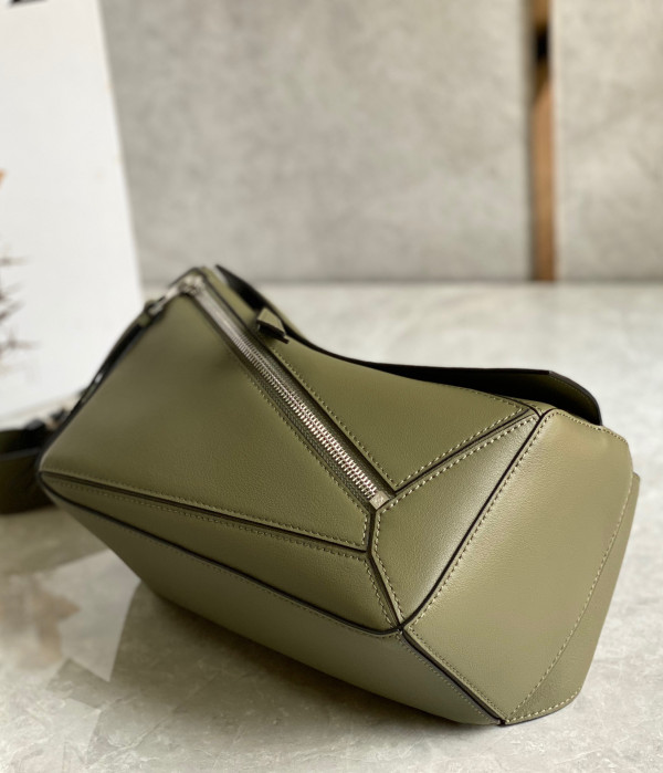 LOEWE Small Puzzle Bumbag-24*16*10.5cm
