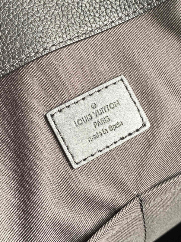 l**is V*t*n tote