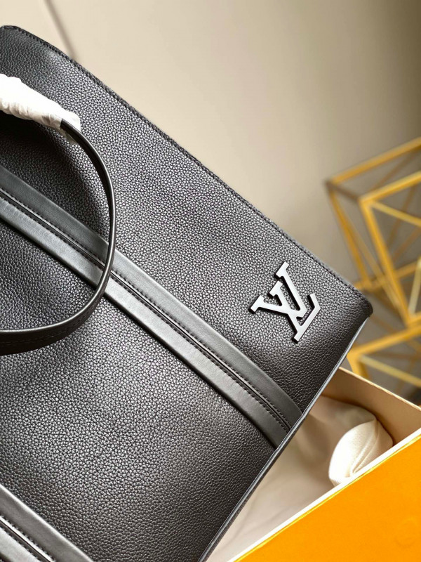 l**is V*t*n tote