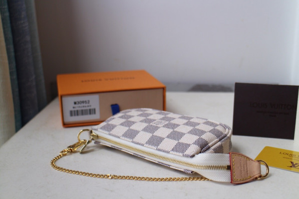 l**is V*t*n mini pochette accessoires