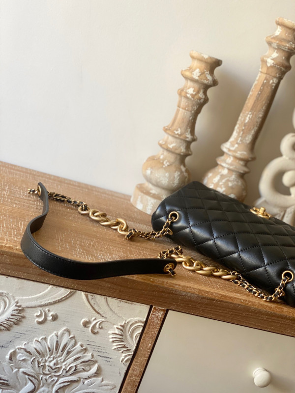 CL FLAP BAG