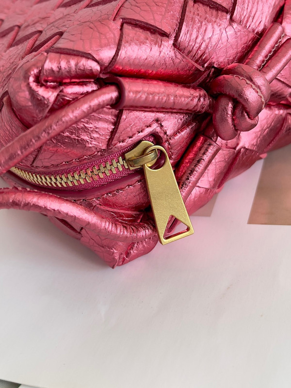 Bo*te*ga ve*ne*ta mini loop camera bag