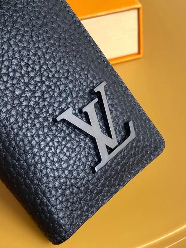 l**is V*t*n pocket organizer