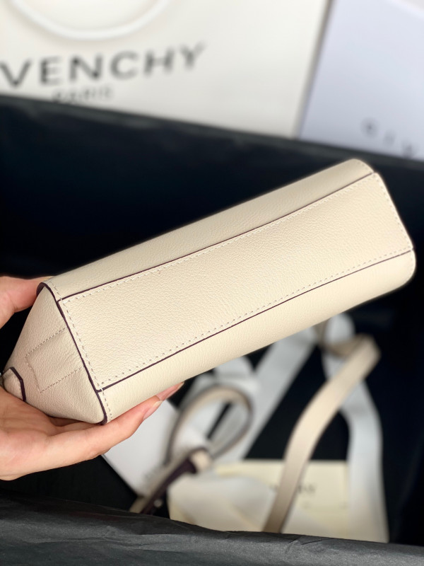 GIVENCHY NANO ANTIGONA