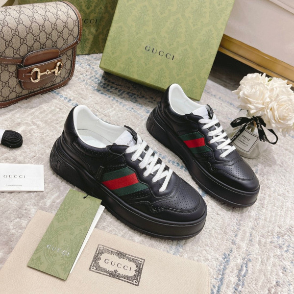 G*u*i gg embossed sneaker