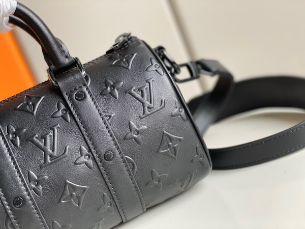 l**is V*t*n keepall xs