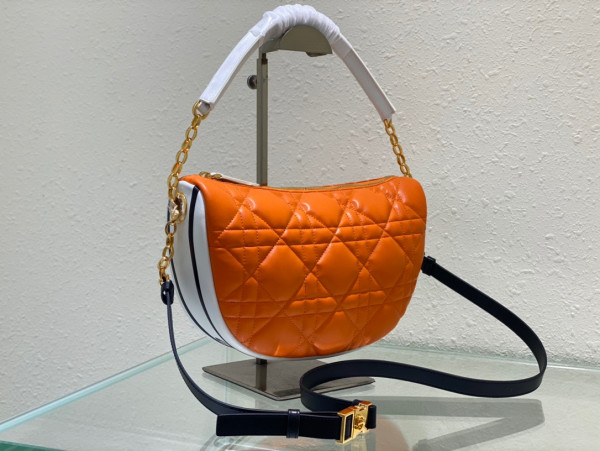 D*or medium vibe hobo bag