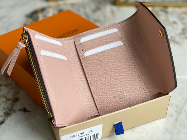 l**is V*t*n victorine wallet