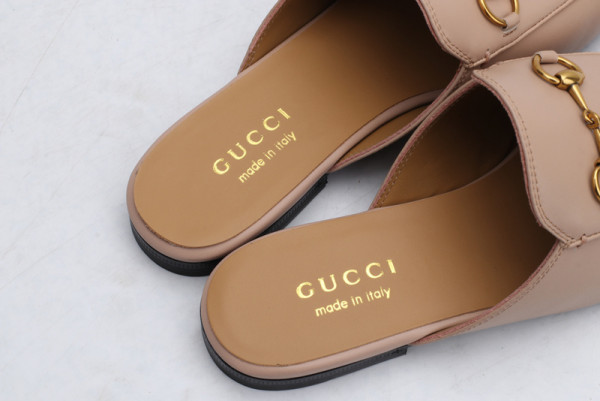G*u*i princetown leather slipper
